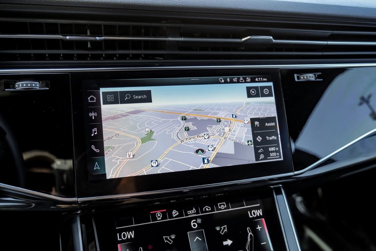 Audi Q8 Vehicle Main Gallery Image 24