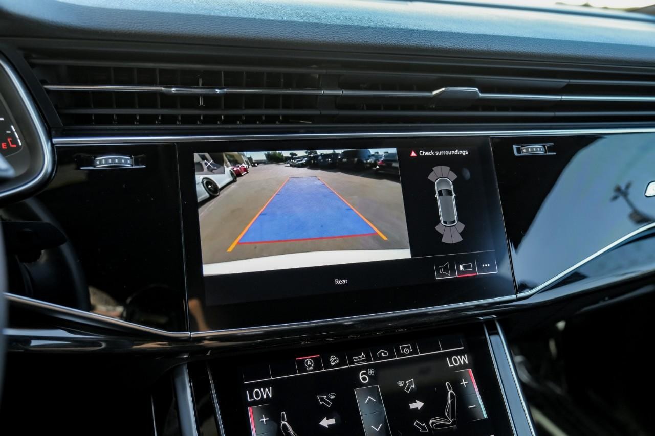 Audi Q8 Vehicle Main Gallery Image 25