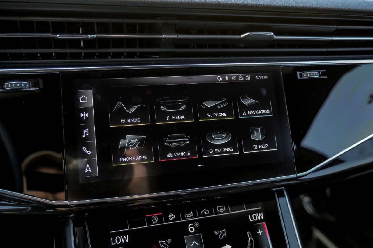Audi Q8 Vehicle Main Gallery Image 31