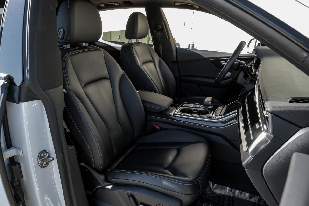 Audi Q8 Vehicle Main Gallery Image 34