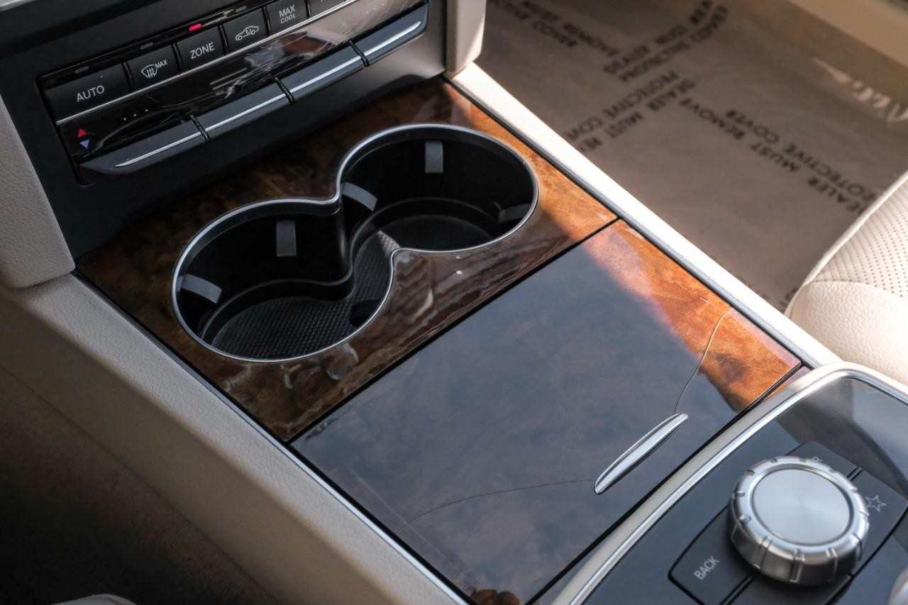 Mercedes-Benz E 350 Vehicle Main Gallery Image 17