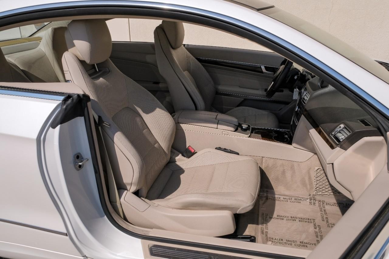 Mercedes-Benz E 350 Vehicle Main Gallery Image 21