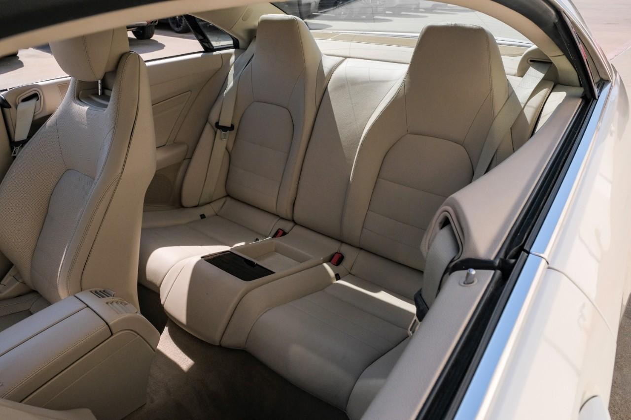 Mercedes-Benz E 350 Vehicle Main Gallery Image 22