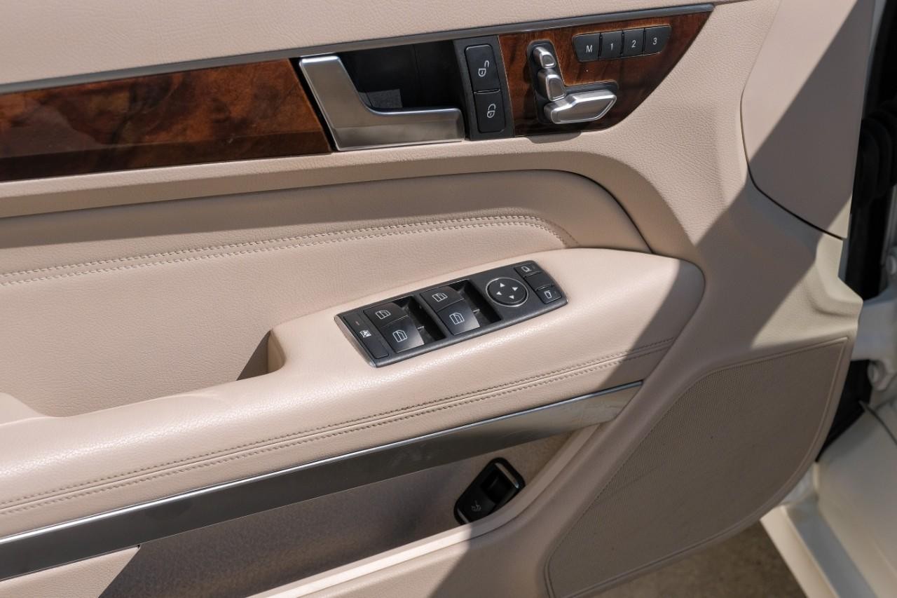 Mercedes-Benz E 350 Vehicle Main Gallery Image 24