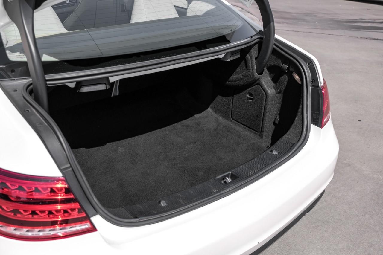 Mercedes-Benz E 350 Vehicle Main Gallery Image 32