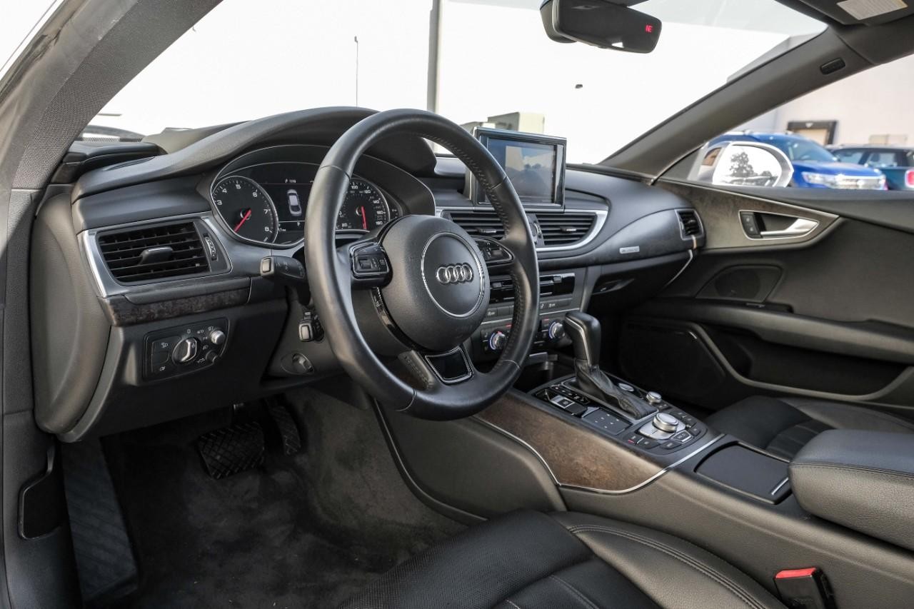 Audi A7 Vehicle Main Gallery Image 03