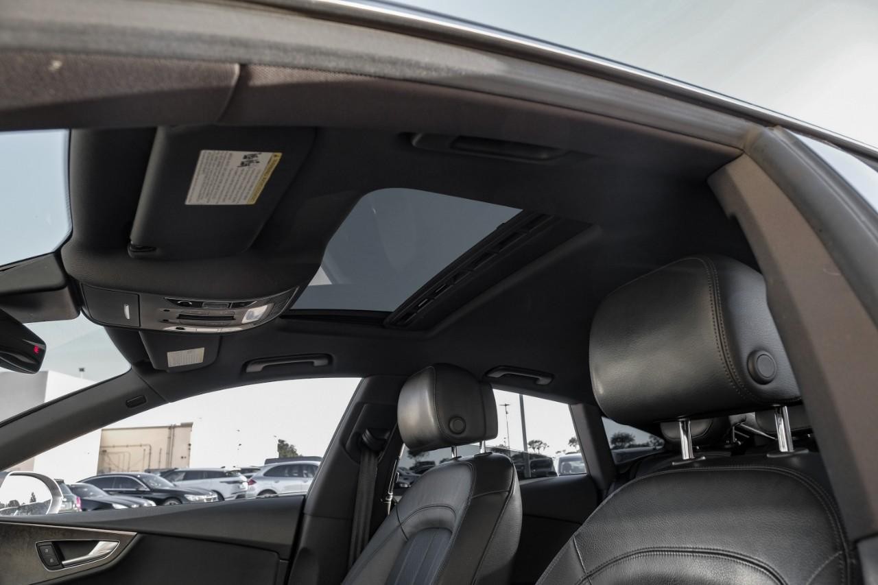 Audi A7 Vehicle Main Gallery Image 05