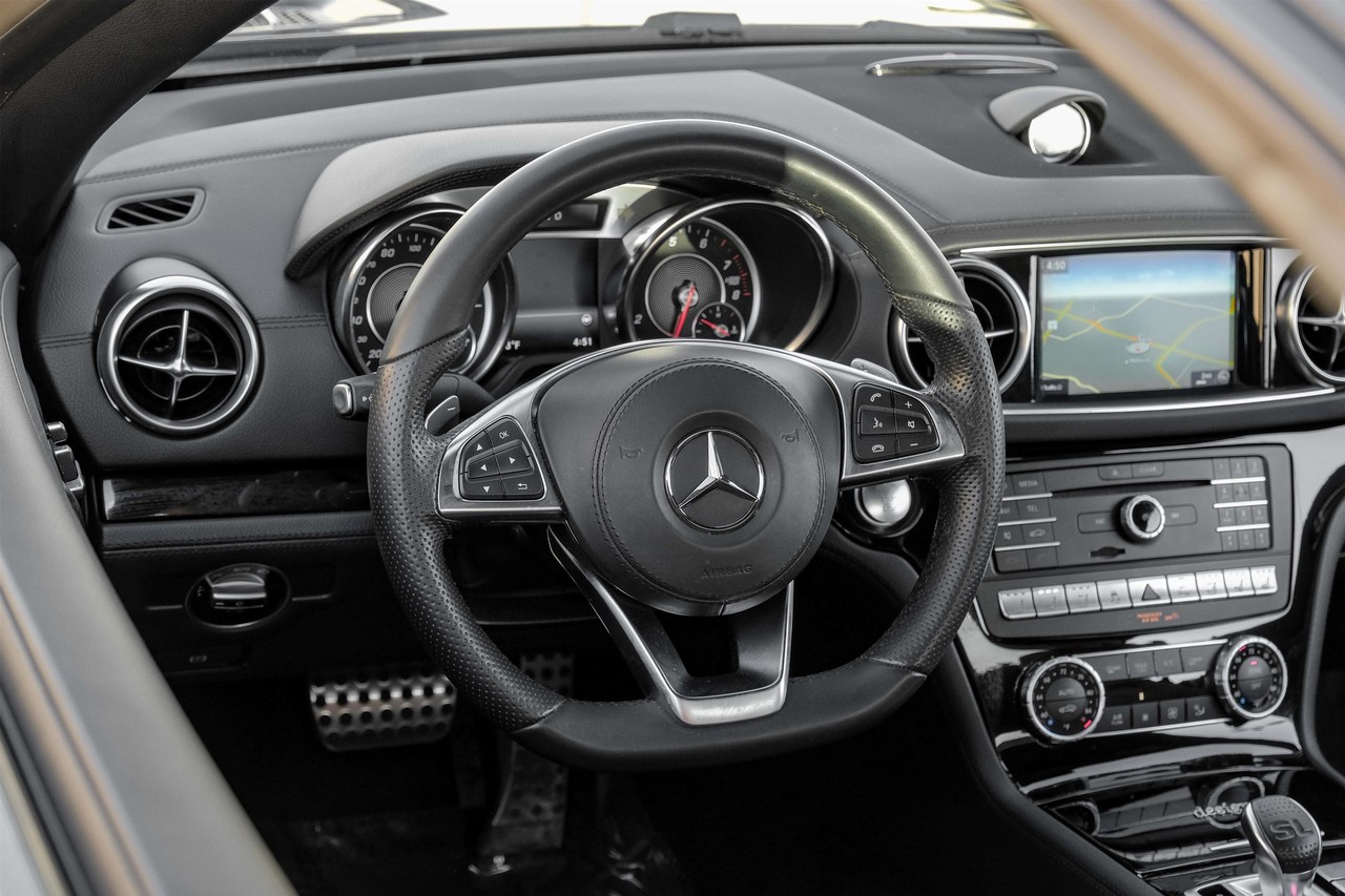 Mercedes-Benz SL Vehicle Main Gallery Image 14