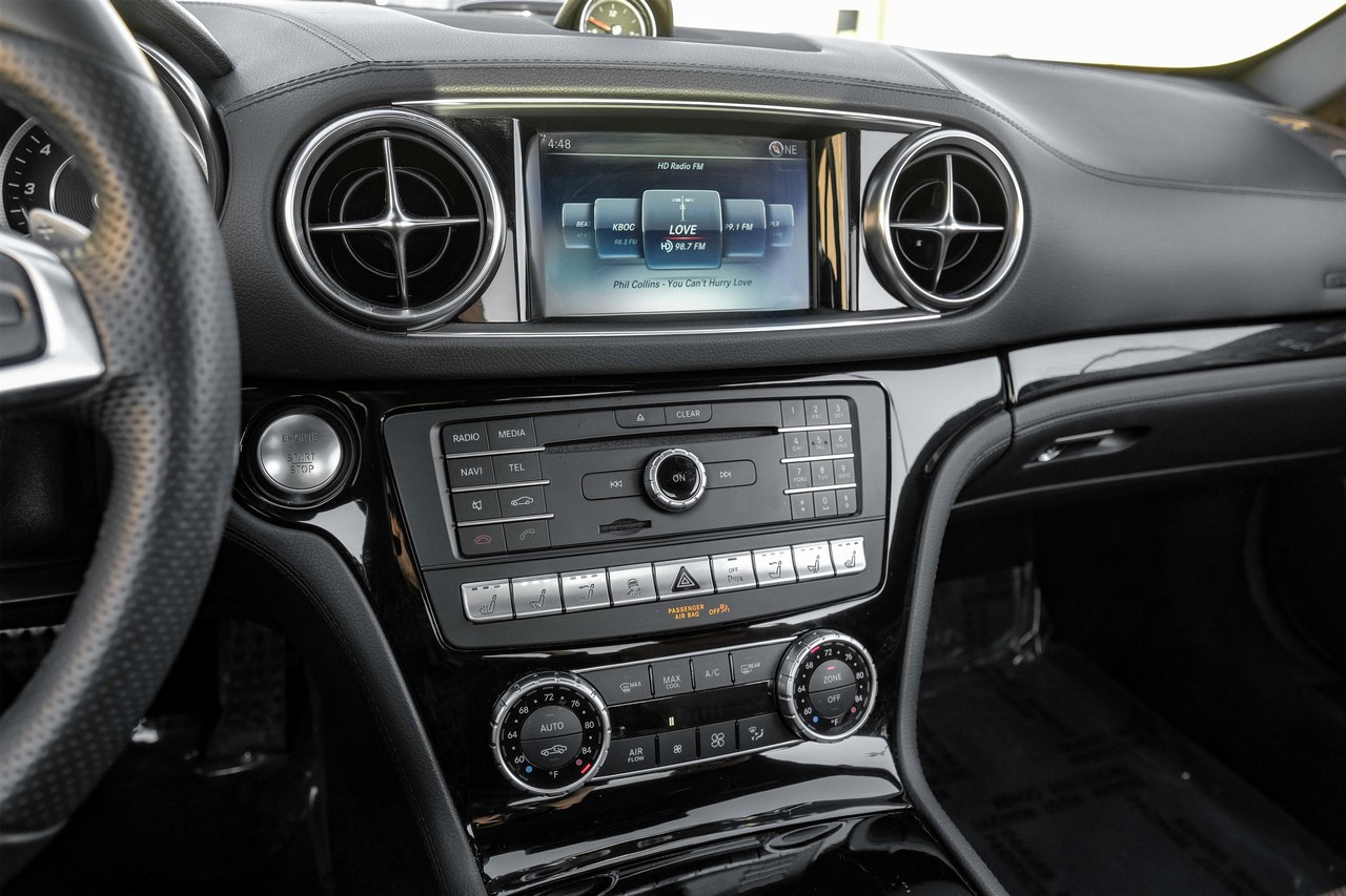 Mercedes-Benz SL Vehicle Main Gallery Image 27
