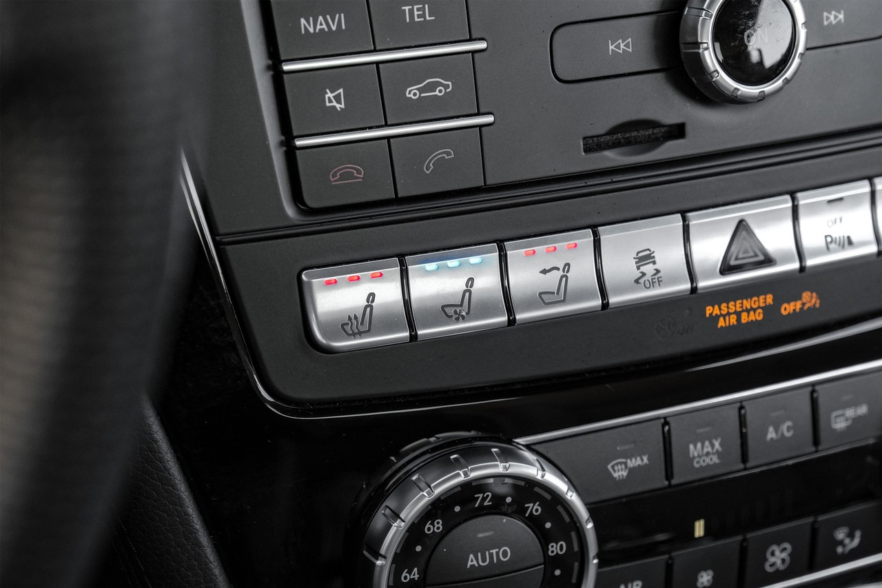 Mercedes-Benz SL Vehicle Main Gallery Image 28