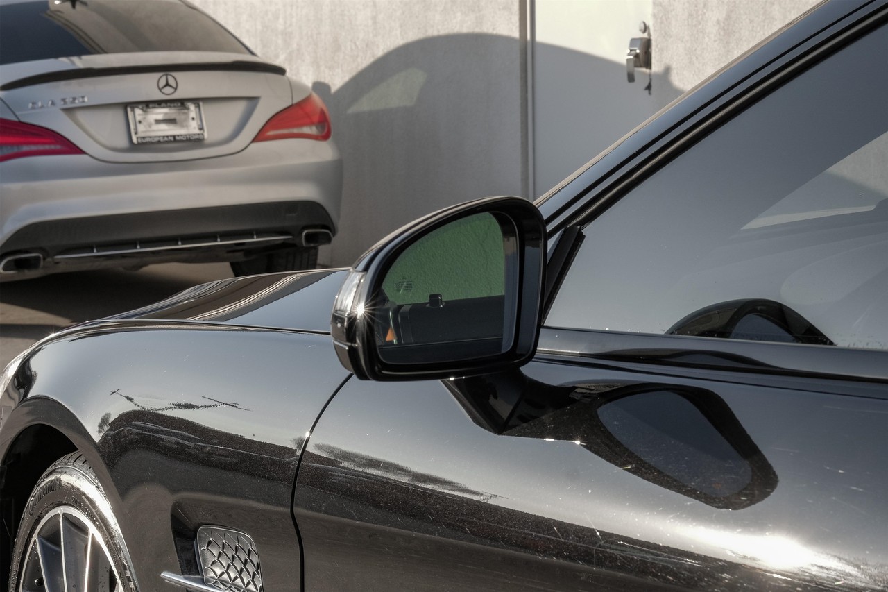 Mercedes-Benz SL Vehicle Main Gallery Image 34