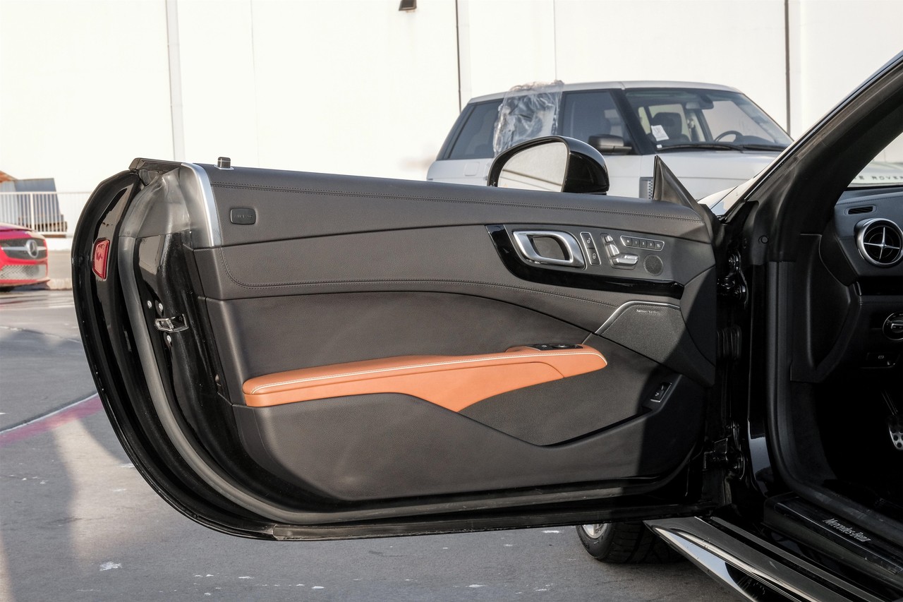 Mercedes-Benz SL Vehicle Main Gallery Image 35