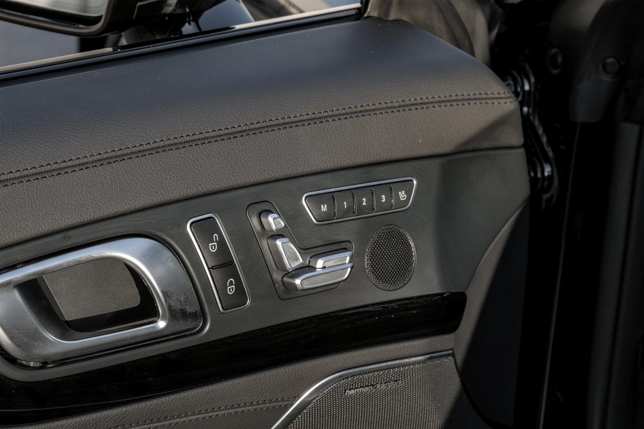 Mercedes-Benz SL Vehicle Main Gallery Image 37