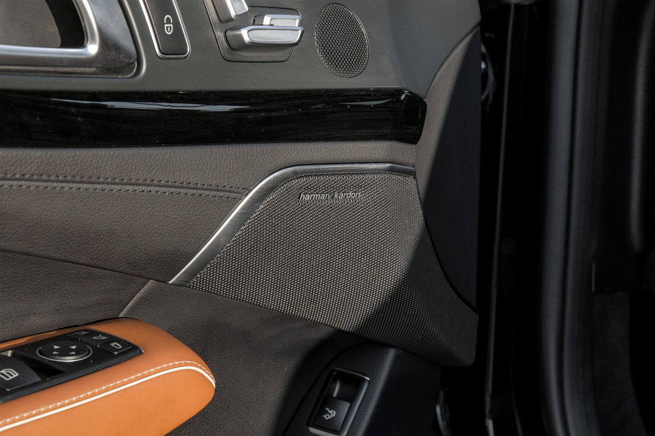 Mercedes-Benz SL Vehicle Main Gallery Image 38