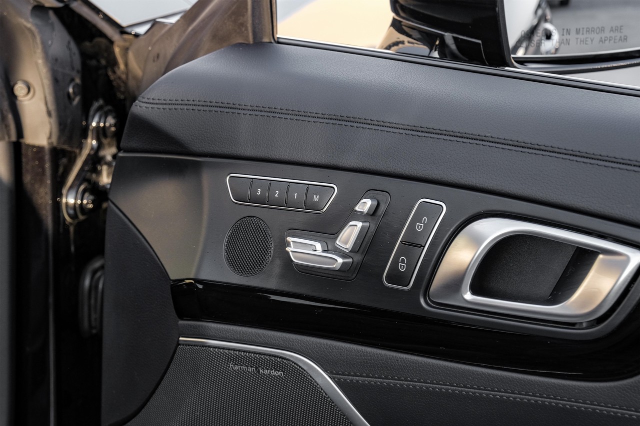 Mercedes-Benz SL Vehicle Main Gallery Image 39