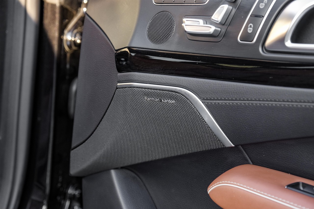Mercedes-Benz SL Vehicle Main Gallery Image 40
