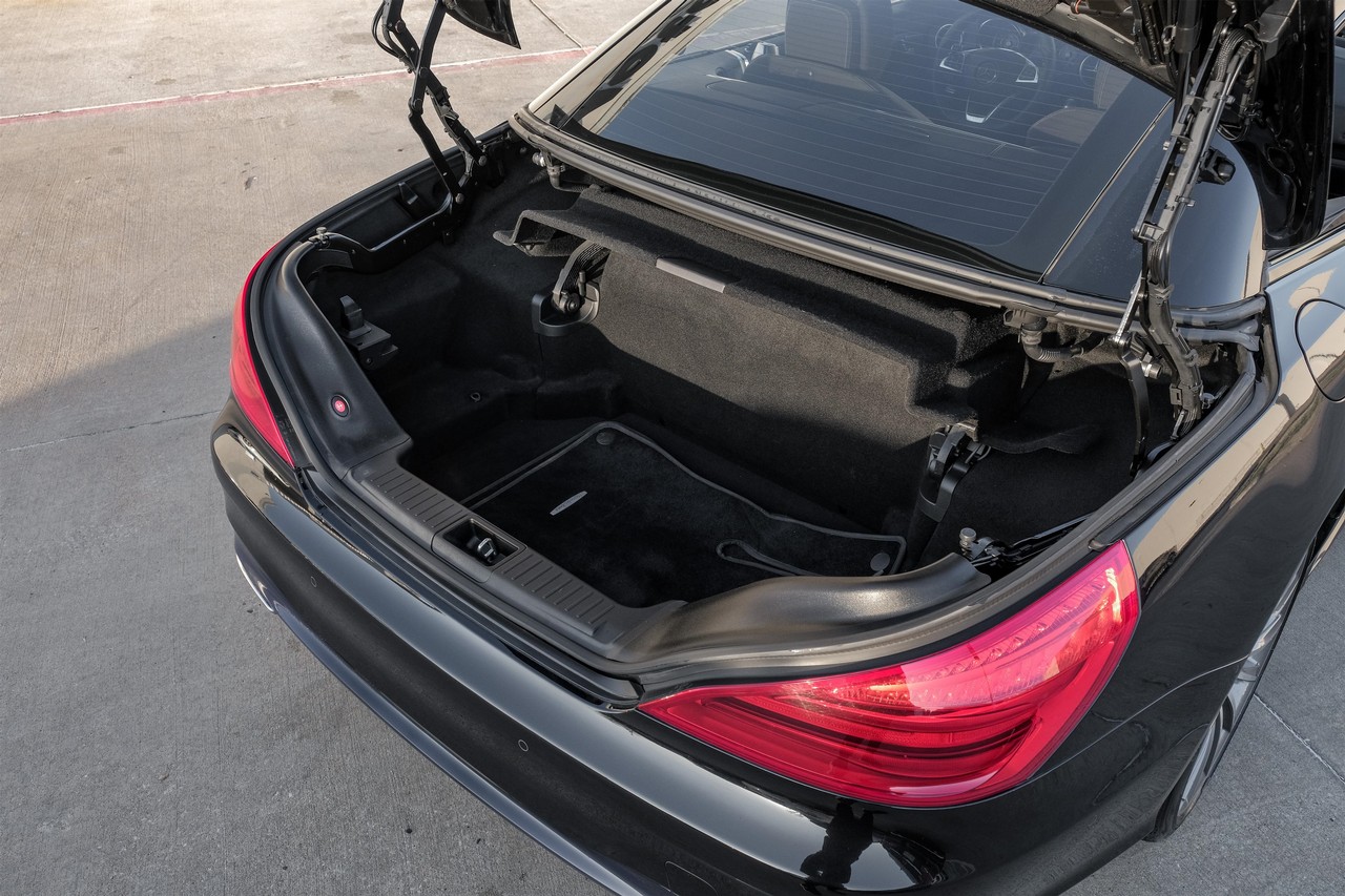 Mercedes-Benz SL Vehicle Main Gallery Image 46