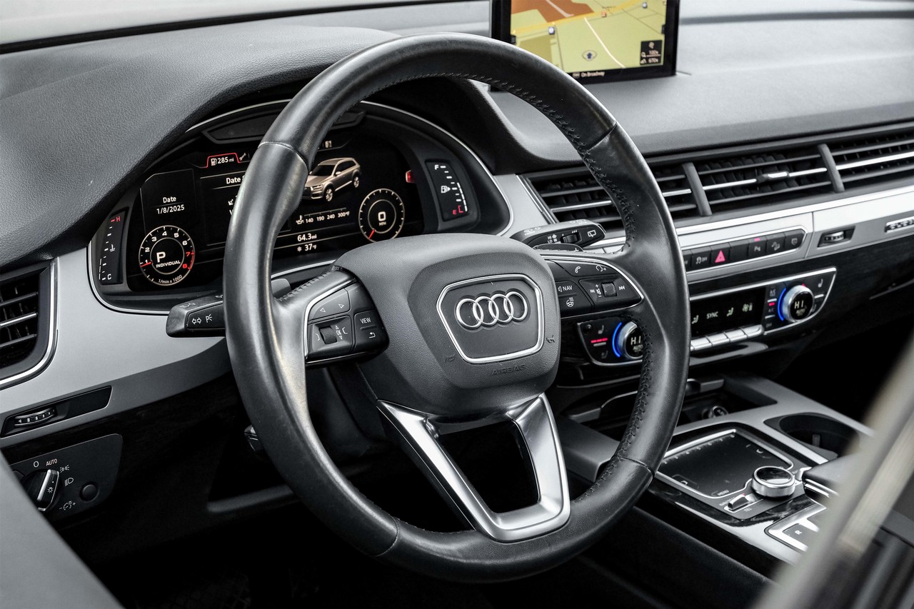 Audi Q7 Vehicle Main Gallery Image 09
