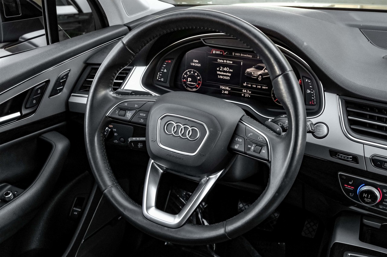 Audi Q7 Vehicle Main Gallery Image 10