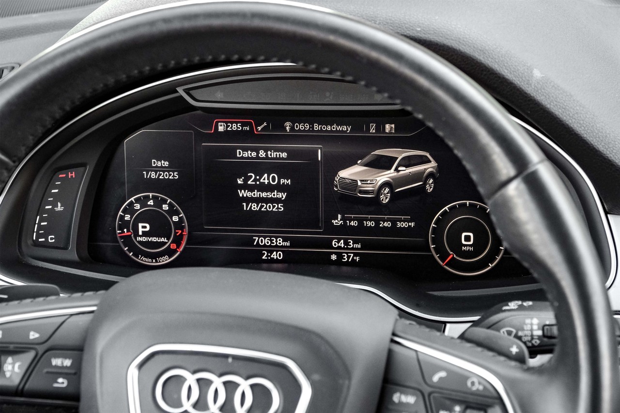 Audi Q7 Vehicle Main Gallery Image 13