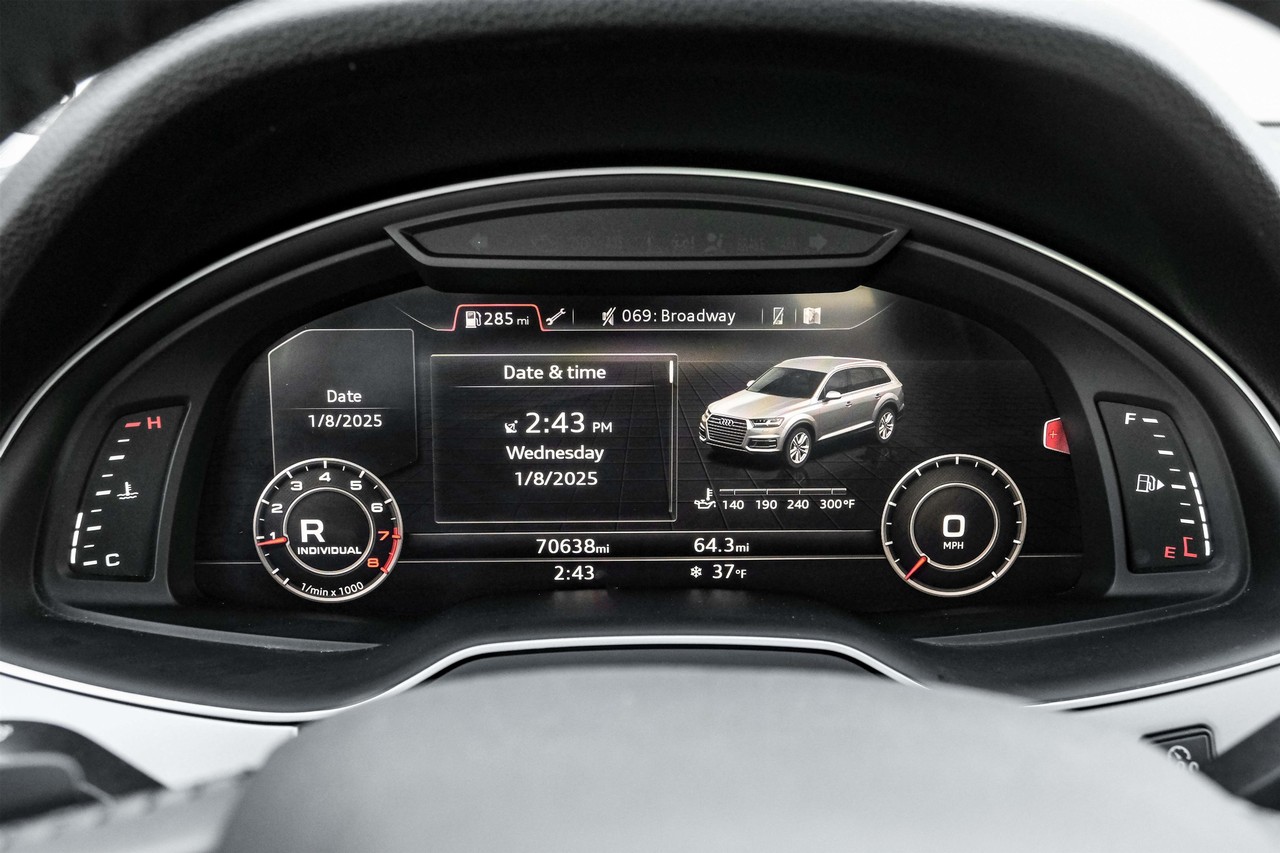 Audi Q7 Vehicle Main Gallery Image 14