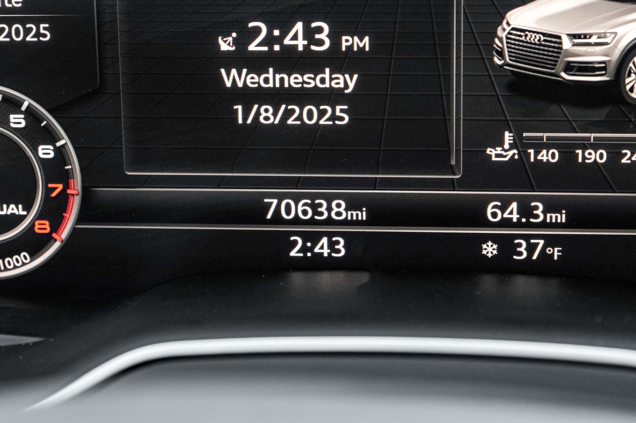 Audi Q7 Vehicle Main Gallery Image 15