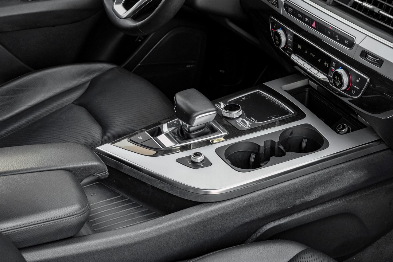 Audi Q7 Vehicle Main Gallery Image 19
