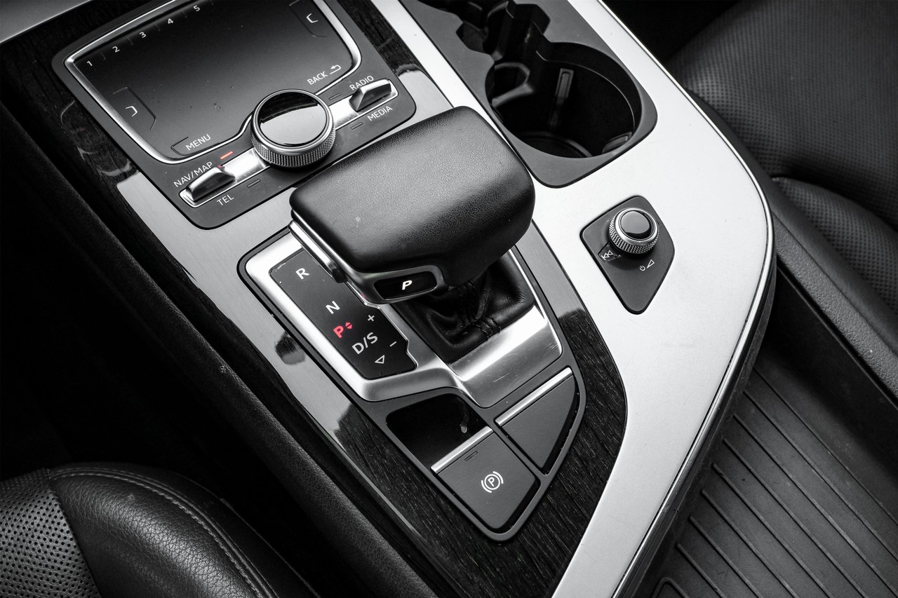 Audi Q7 Vehicle Main Gallery Image 21