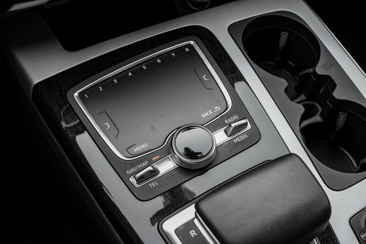 Audi Q7 Vehicle Main Gallery Image 22