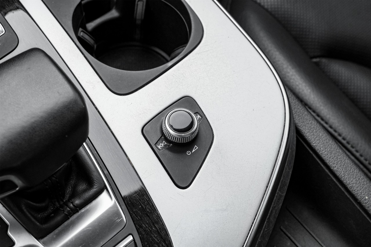 Audi Q7 Vehicle Main Gallery Image 23
