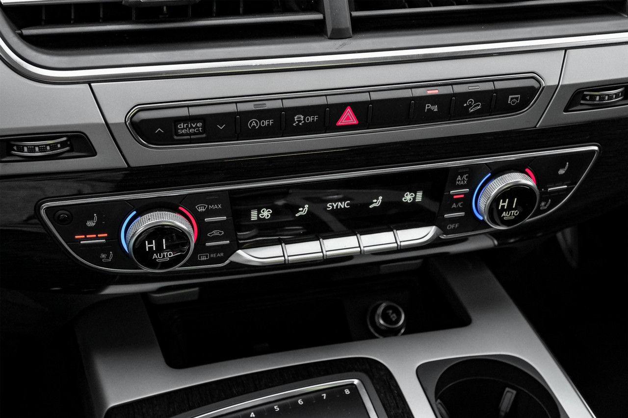 Audi Q7 Vehicle Main Gallery Image 24