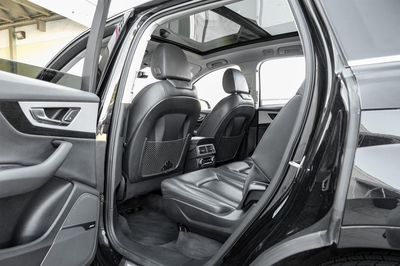 Audi Q7 Vehicle Main Gallery Image 36