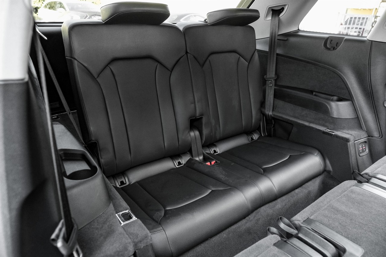 Audi Q7 Vehicle Main Gallery Image 38