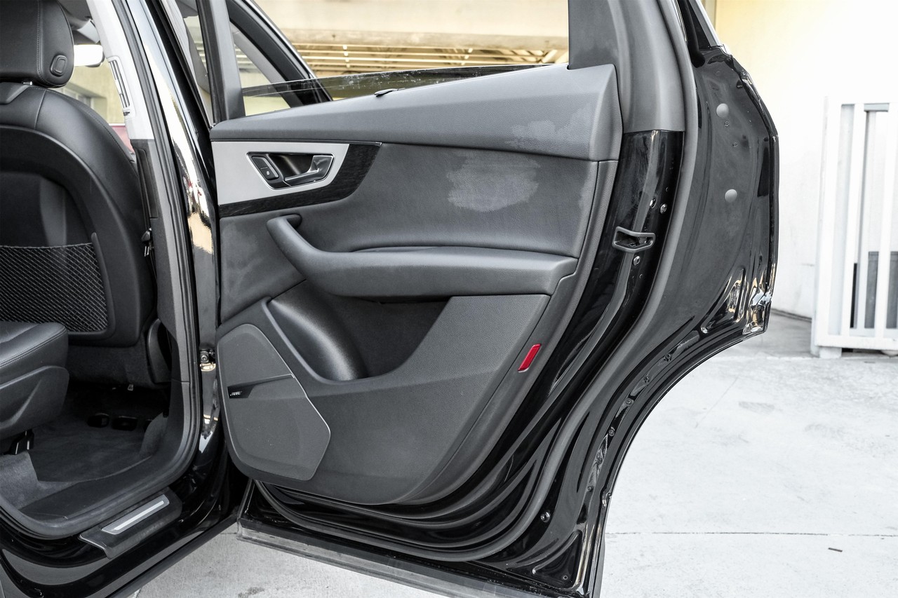 Audi Q7 Vehicle Main Gallery Image 46