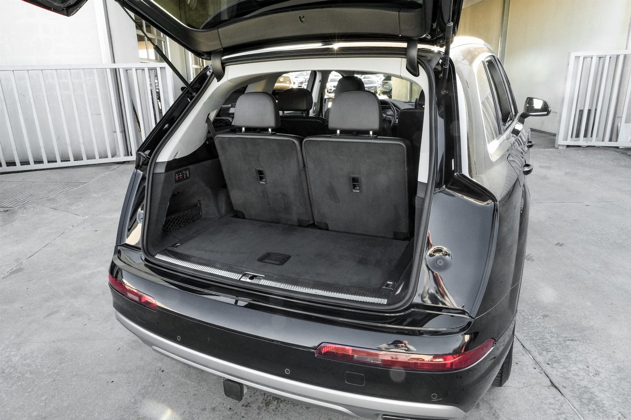 Audi Q7 Vehicle Main Gallery Image 50