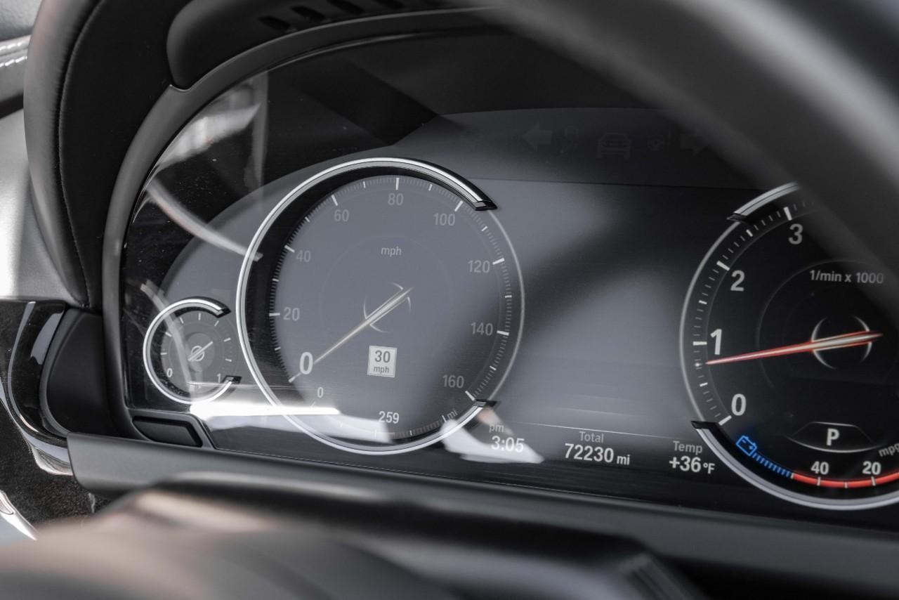 BMW 650i Vehicle Main Gallery Image 17