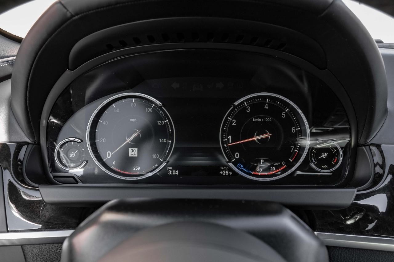BMW 650i Vehicle Main Gallery Image 18