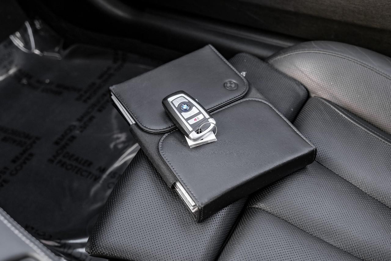 BMW 650i Vehicle Main Gallery Image 53