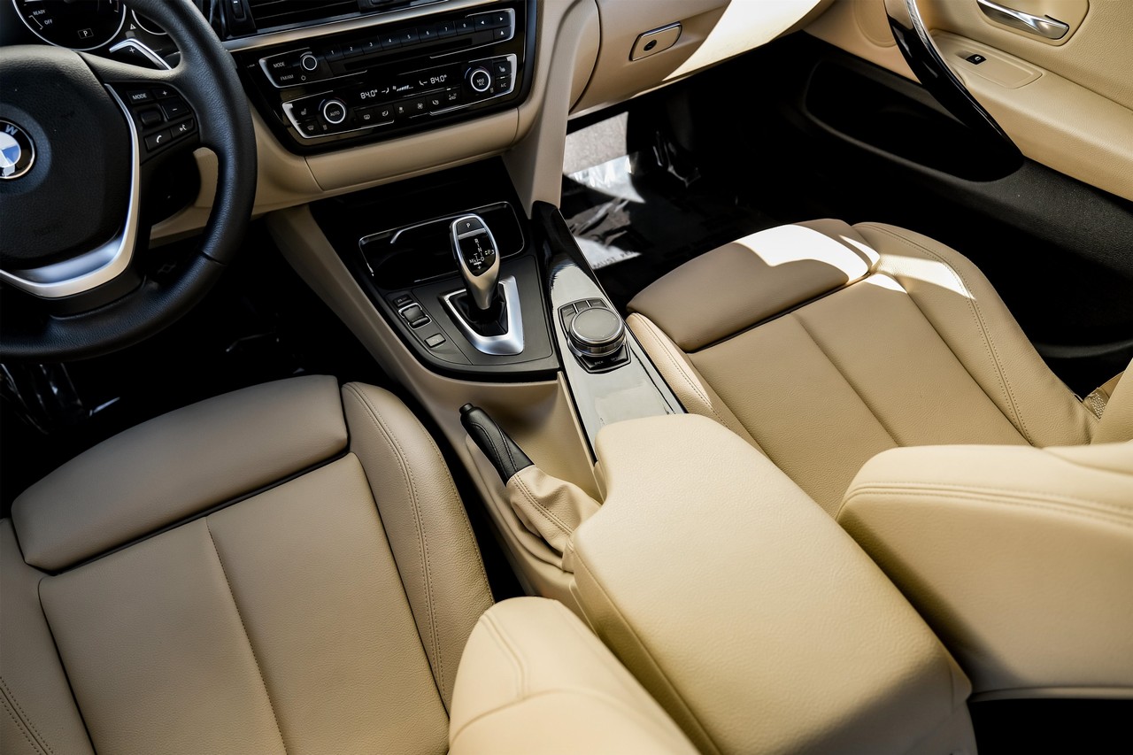 BMW 4 Series Vehicle Main Gallery Image 30