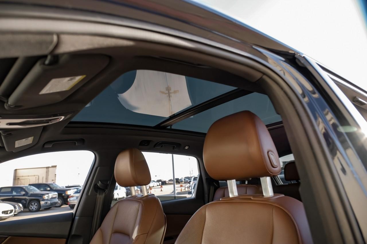 Audi Q7 Vehicle Main Gallery Image 05