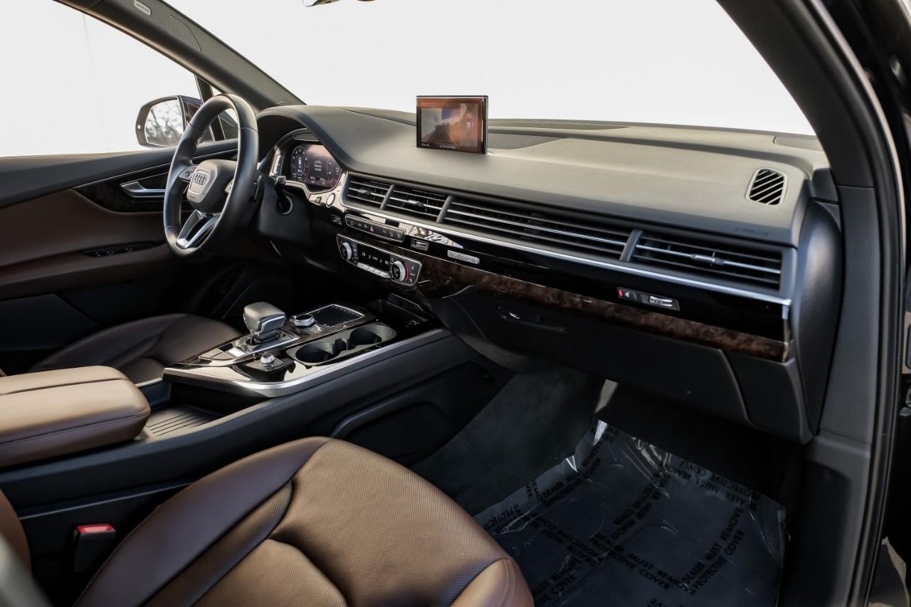 Audi Q7 Vehicle Main Gallery Image 15