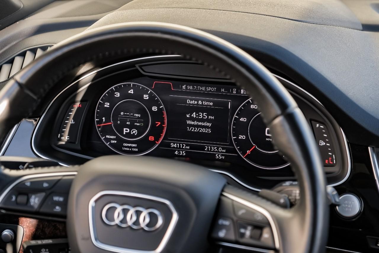 Audi Q7 Vehicle Main Gallery Image 21
