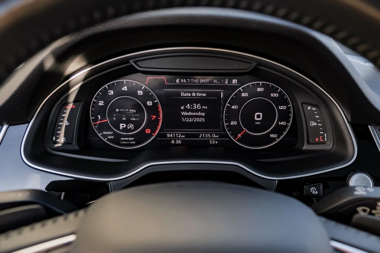 Audi Q7 Vehicle Main Gallery Image 22