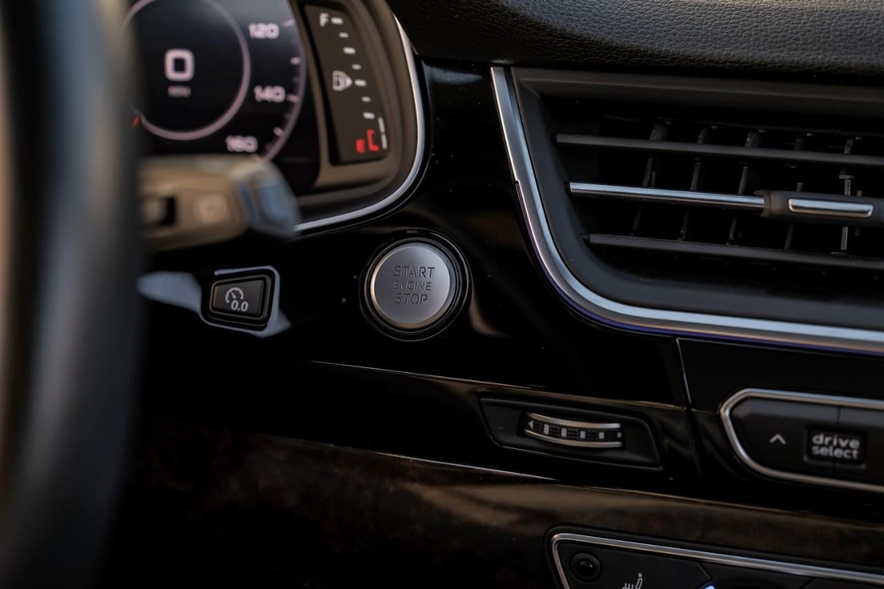 Audi Q7 Vehicle Main Gallery Image 24