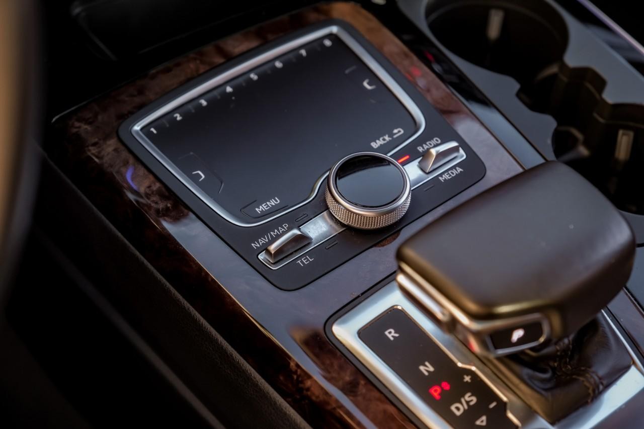 Audi Q7 Vehicle Main Gallery Image 30