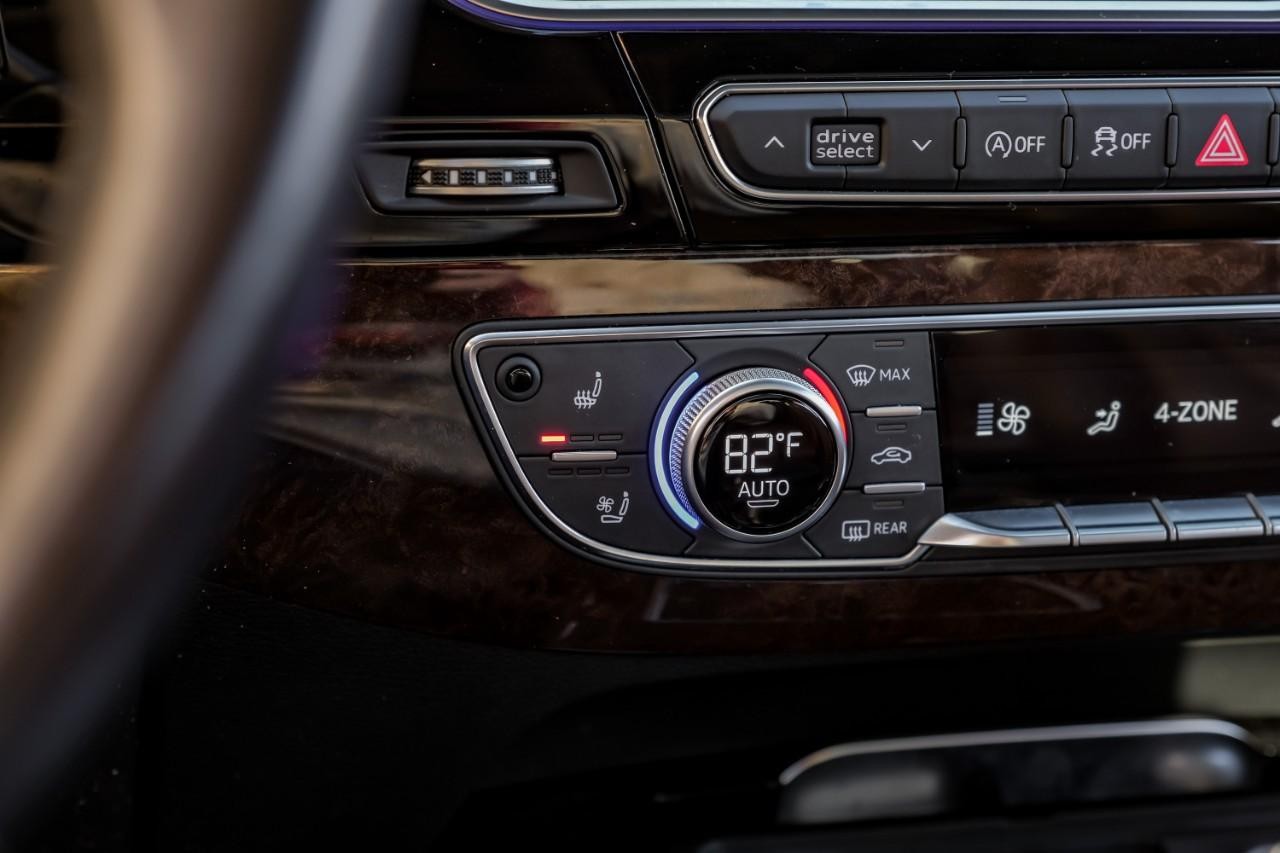 Audi Q7 Vehicle Main Gallery Image 33