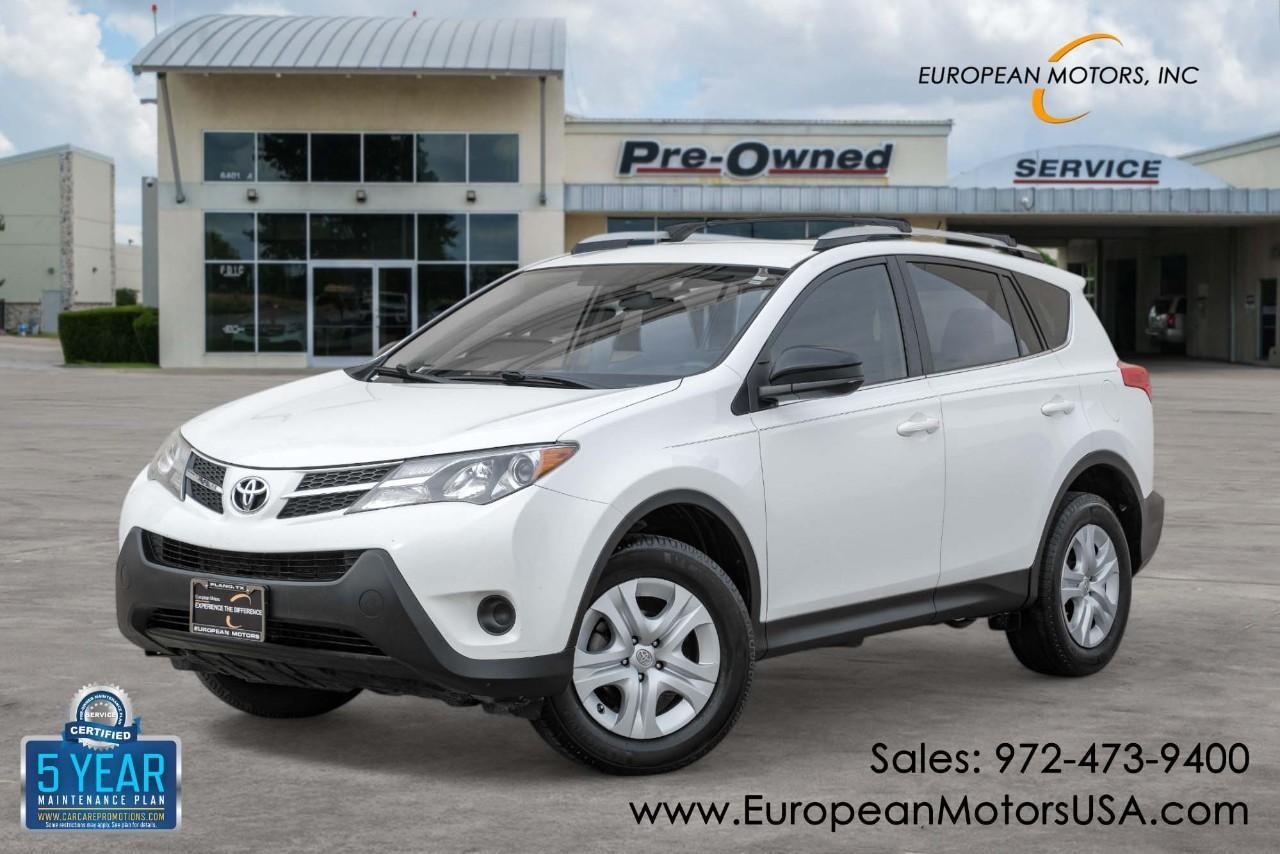 Toyota RAV4 Vehicle Main Gallery Image 01