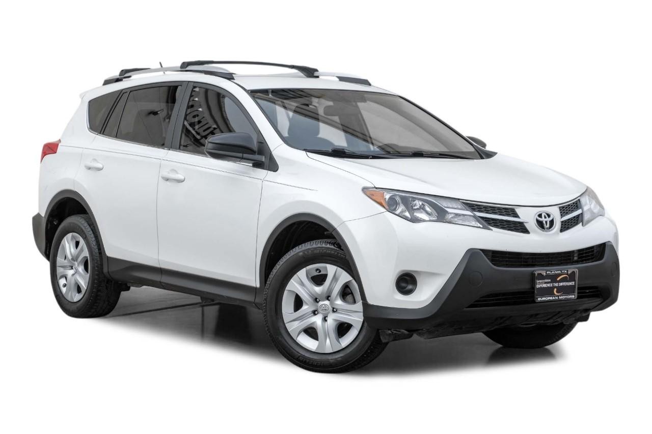 Toyota RAV4 Vehicle Main Gallery Image 06