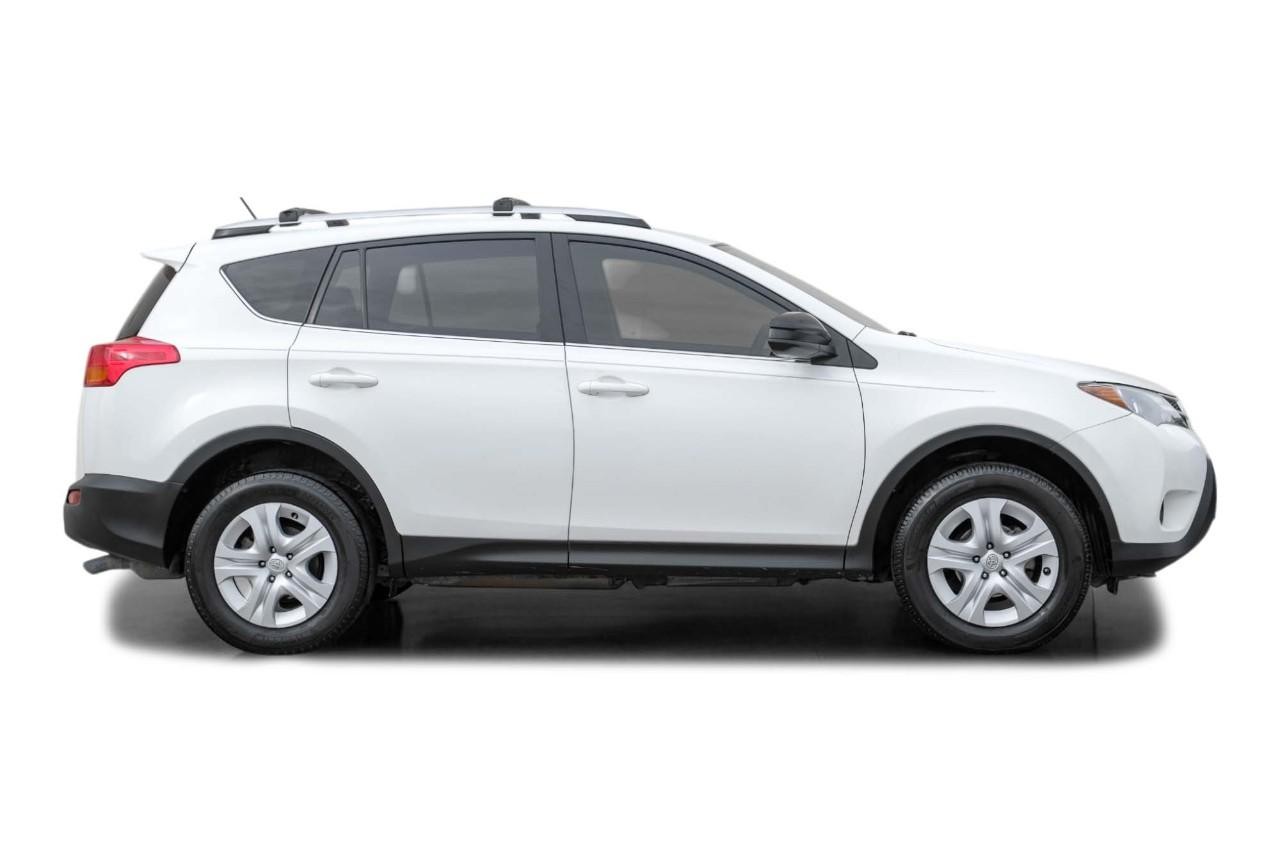 Toyota RAV4 Vehicle Main Gallery Image 07