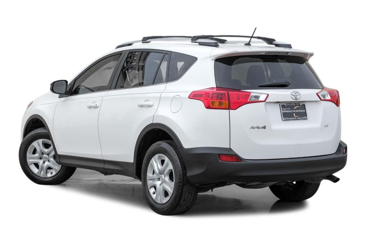 Toyota RAV4 Vehicle Main Gallery Image 10